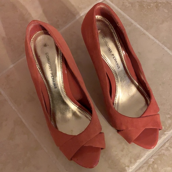 Coral Heels - Picture 5 of 7